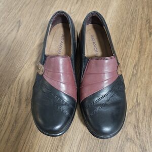 Aravon Women's Black and Dark Red Slip-Ons